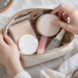 장시간 외출 전 필요한 K-Beauty 메이크업 준비